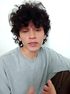 Snapshot of normalboy16 chatting on April 1, 2026, 6:27 pm normalboy16 online show from April 1, 2026, 6:27 pm