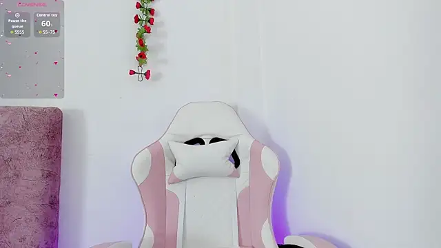 alisson boobs   online show from May 15, 2026, 11:23 pm