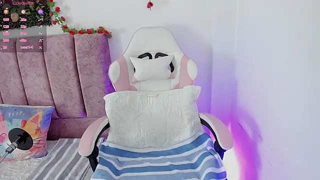 alisson boobs   online show from June 16, 2026, 2:14 am