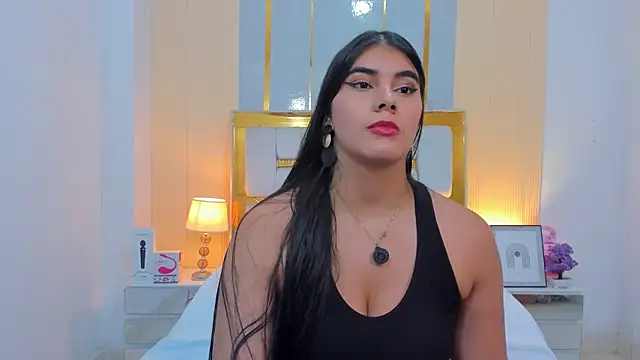Alara Keyy online show from April 18, 2026, 9:04 pm