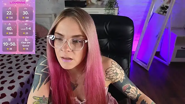 Snapshot of TerryMorris chatting on April 2, 2026, 6:44 am TerryMorris online show from April 2, 2026, 6:44 am