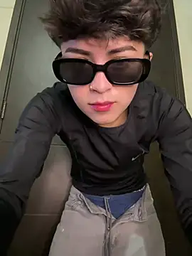 Baby face8 online show from May 14, 2026, 12:01 pm