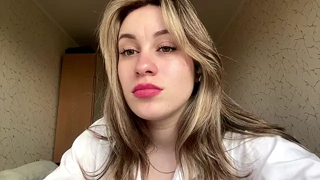 SpringSummers online show from April 4, 2026, 7:17 am