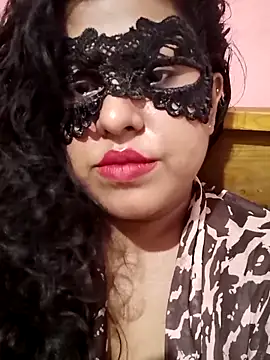 Snapshot of Maskedcurves chatting on April 2, 2026, 9:51 am Maskedcurves online show from April 2, 2026, 9:51 am