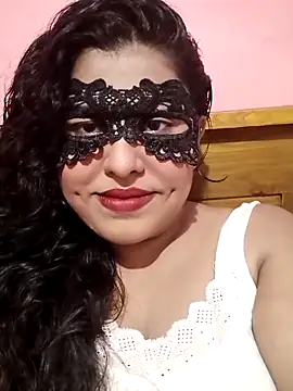 Snapshot of Maskedcurves chatting on April 8, 2026, 5:18 am Maskedcurves online show from April 8, 2026, 5:18 am