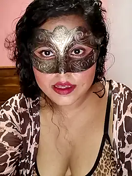 Maskedcurves online show from June 6, 2026, 2:11 pm