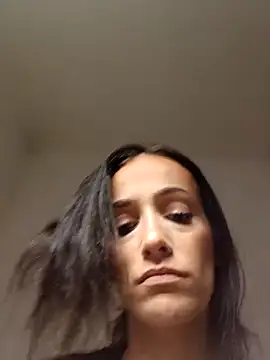 Lolaa92i online show from April 14, 2026, 12:00 pm