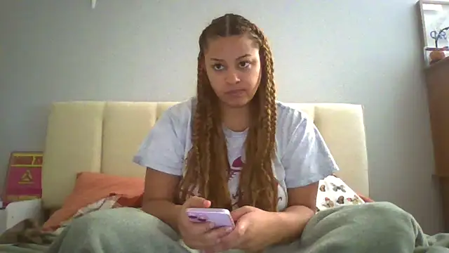 madzbailey online show from May 12, 2026, 7:22 pm