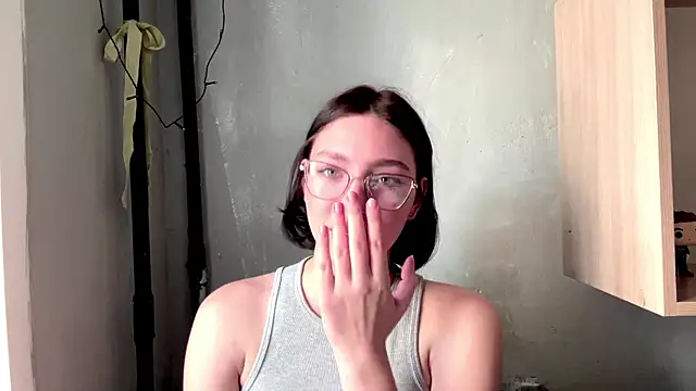 Snapshot of SinfulStarlight chatting on April 8, 2026, 5:18 am SinfulStarlight online show from April 8, 2026, 5:18 am