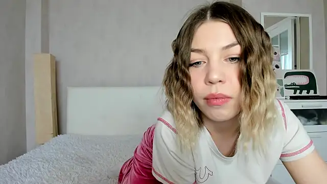 Snapshot of uma_like chatting on April 28, 2026, 2:27 am uma like online show from April 28, 2026, 2:27 am
