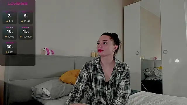 Aphrodite Portman online show from May 26, 2026, 2:07 am