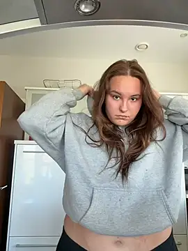 Hollpopss online show from April 23, 2026, 12:29 pm