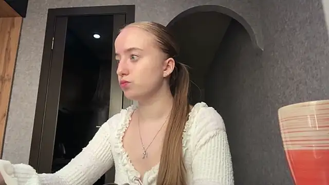 SabinaHaggen online show from April 29, 2026, 2:21 pm