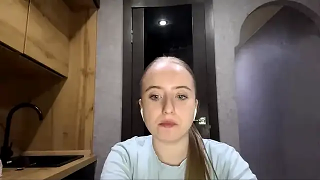 SabinaHaggen online show from May 18, 2026, 6:14 pm