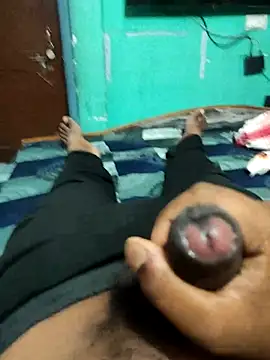 smalldick691333 online show from April 5, 2026, 12:35 pm
