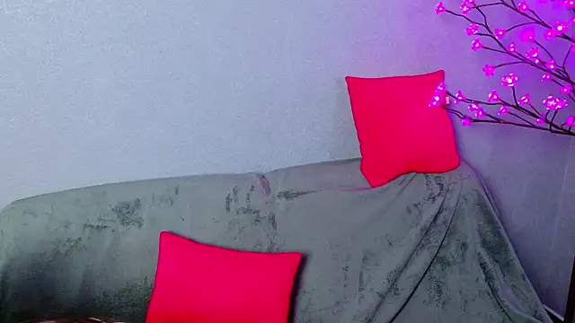 CleoBloom  online show from April 5, 2026, 5:10 pm