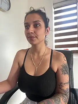 Isabella varella- online show from April 28, 2026, 1:16 pm