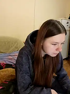 JessicaHolland1 online show from April 14, 2026, 4:13 pm