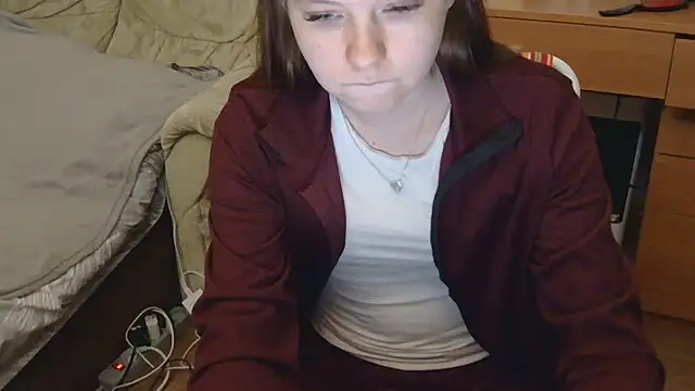 JessicaHolland1 online show from May 5, 2026, 7:55 pm