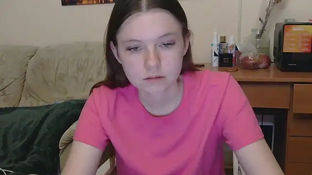 JessicaHolland1 online show from May 17, 2026, 6:26 pm