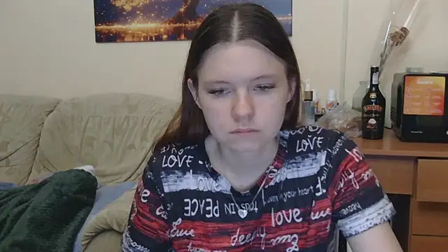 JessicaHolland1 online show from May 18, 2026, 7:20 pm