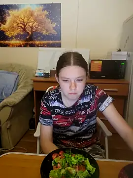 JessicaHolland1 online show from June 15, 2026, 6:32 pm