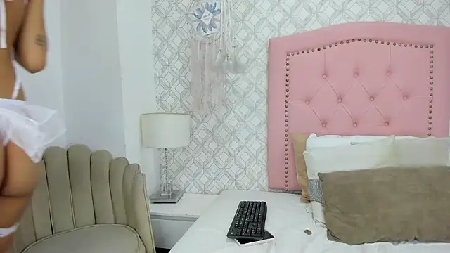Snapshot of sofia_martinez_9 chatting on July 10, 2026, 7:38 pm sofia martinez 9 online show from July 10, 2026, 7:38 pm