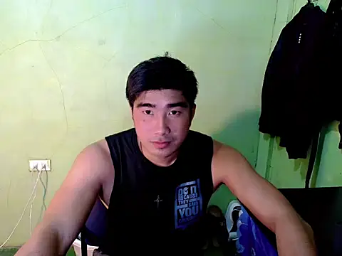 Snapshot of Hunkfireman chatting on April 7, 2026, 12:33 am Hunkfireman online show from April 7, 2026, 12:33 am