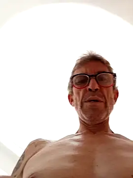 chris-sbh11 online show from June 12, 2026, 4:50 pm