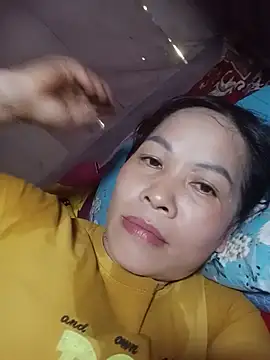 Snapshot of -Luni- chatting on July 22, 2026, 7:55 am -Luni- online show from July 22, 2026, 7:55 am