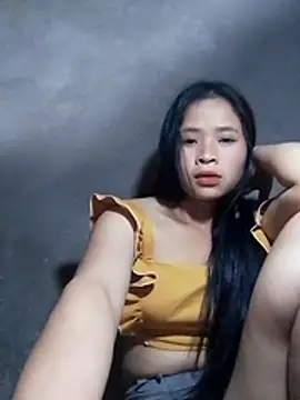 Liss-mimi online show from April 4, 2026, 7:39 am