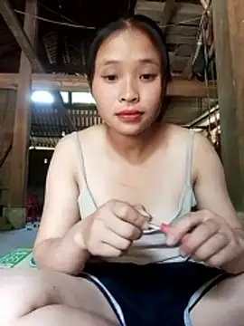 Liss-mimi online show from June 15, 2026, 4:04 am
