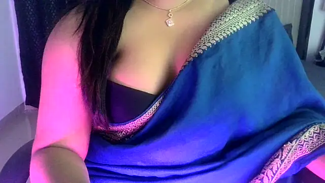 Snapshot of Rani_015 chatting on April 19, 2026, 6:10 pm Rani 015 online show from April 19, 2026, 6:10 pm