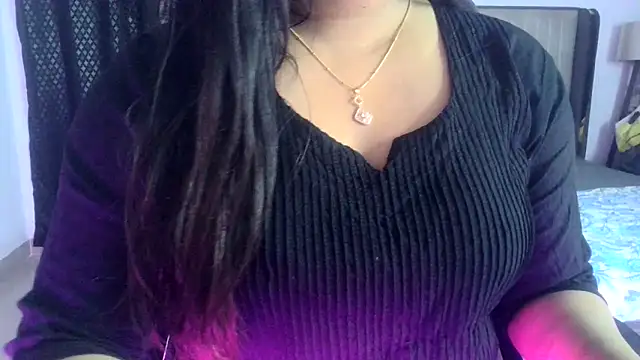 Snapshot of Rani_015 chatting on April 22, 2026, 2:40 pm Rani 015 online show from April 22, 2026, 2:40 pm