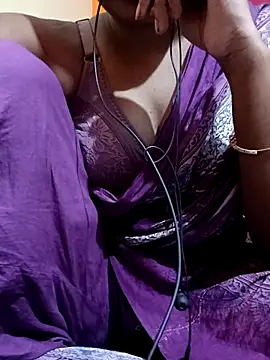 Hot-Kareena online show from April 9, 2026, 6:35 pm