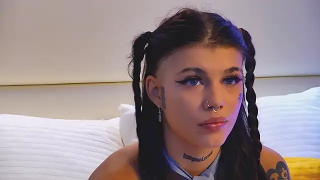 YasminnStorm online show from May 3, 2026, 4:40 am