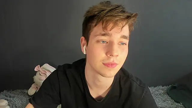 zeriax online show from April 5, 2026, 3:26 am