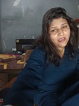 Snapshot of Riyashrma001 chatting on May 18, 2026, 4:07 am Riyashrma001 online show from May 18, 2026, 4:07 am