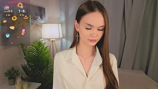 LuraPodraza online show from May 24, 2026, 4:12 pm