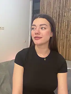 LucyVixxen online show from April 8, 2026, 8:31 pm