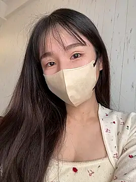 Hinako 0012 online show from April 13, 2026, 1:00 am