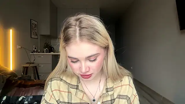 kirtova  online show from April 19, 2026, 12:04 pm