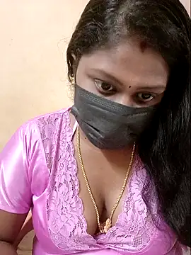 Romantic Woman online show from April 13, 2026, 6:13 pm