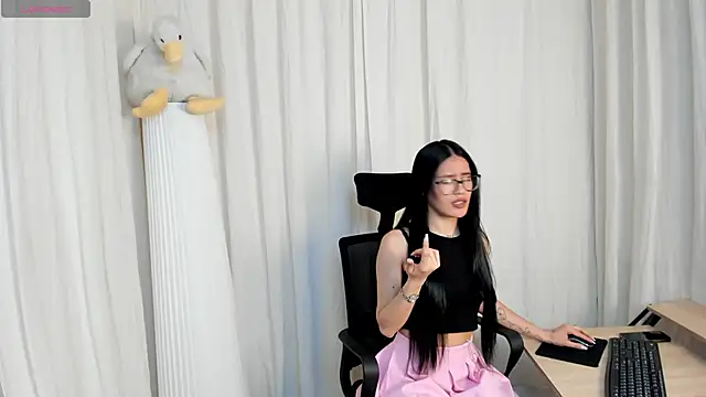 Astley wolf online show from April 7, 2026, 12:49 pm