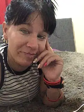 Laacoluu online show from April 5, 2026, 6:38 pm