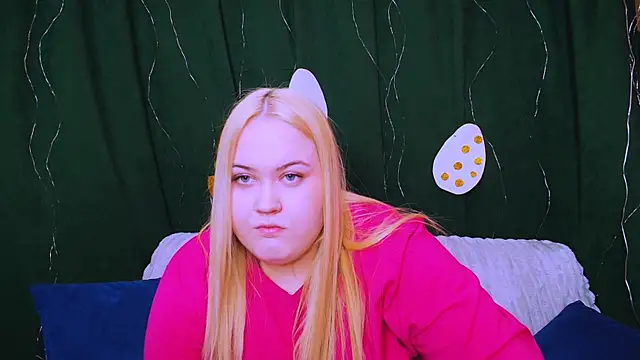 BlondeGlem online show from April 9, 2026, 7:25 am