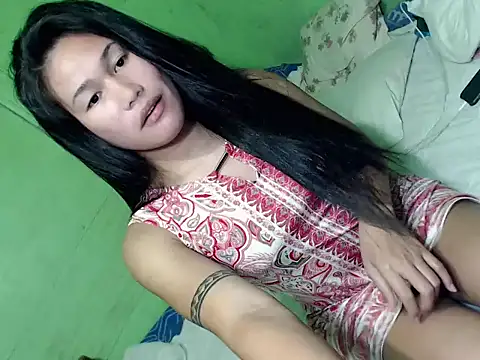 kaycee28 online show from May 14, 2026, 5:42 pm