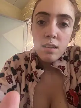 lilocababy online show from April 15, 2026, 3:52 pm