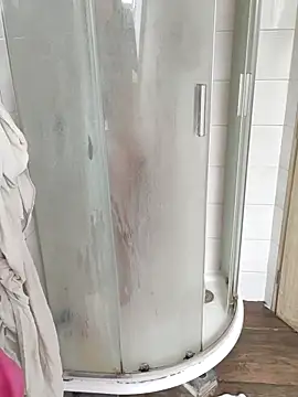 LadyFontaine online show from April 5, 2026, 9:39 am