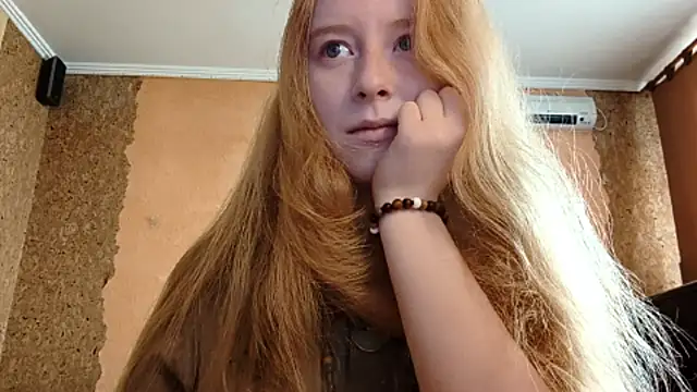 Snapshot of KateVibe_01 chatting on April 18, 2026, 10:54 pm KateVibe 01 online show from April 18, 2026, 10:54 pm